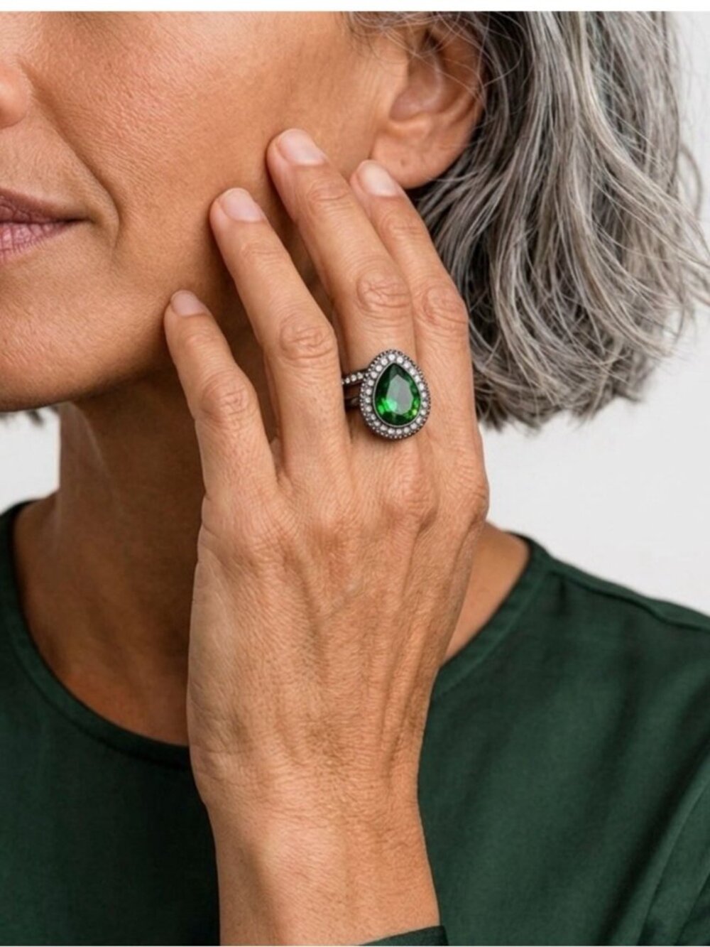 Brighton RAINDROPS Green Faceted Crystal Size 8 Excellent Condition